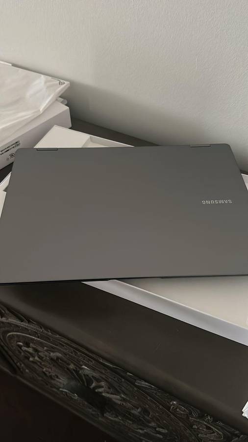 Samsung Galaxy Book Pro 5 360 Intel U7H 16Gb Touch Screen includes S Pen