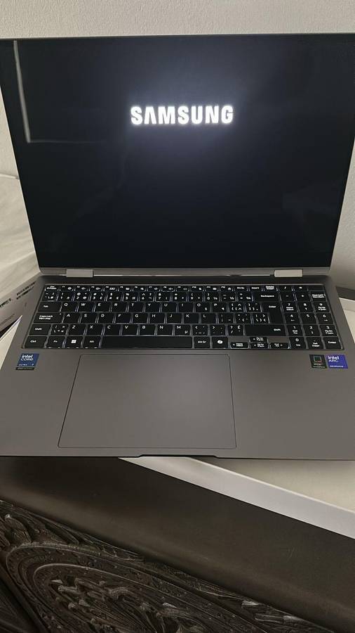 Samsung Galaxy Book Pro 5 360 Intel U7H 16Gb Touch Screen includes S Pen