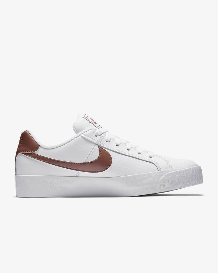 Nike Women's  Court Royale AC AO2810 101