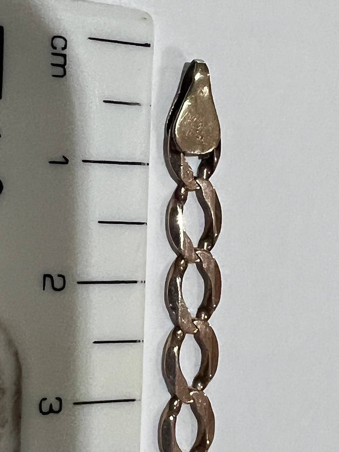 9 CT Gold Chain - 4g - 25 cm