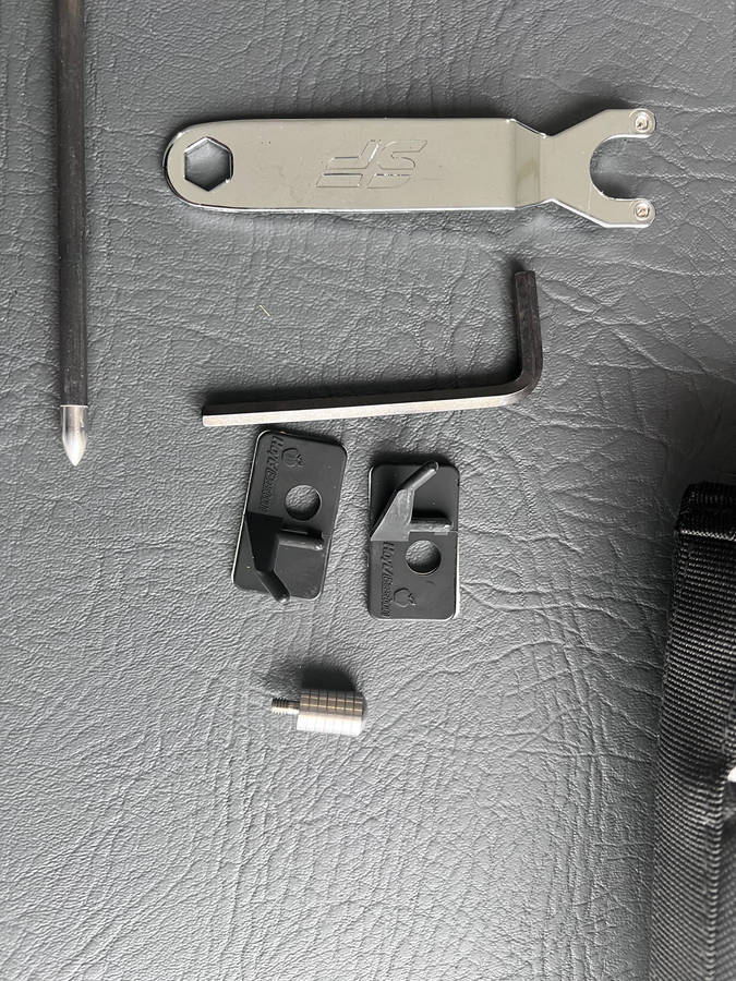 PROFESSIONAL RECURVE BOW LOT FOR BEGINNER - ADULT - RIGHT HAND