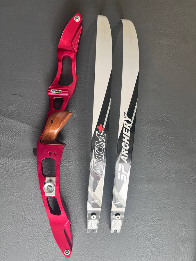 PROFESSIONAL RECURVE BOW LOT FOR BEGINNER - ADULT - RIGHT HAND