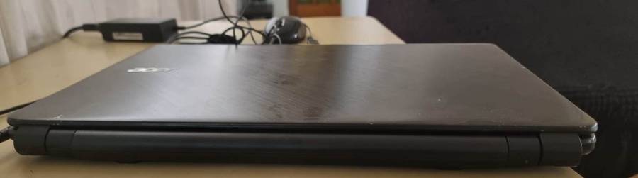 Superfast bargain Acer travelmate i5 ssd hhd 8gb ram 64bit Windows 10