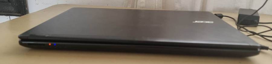 Superfast bargain Acer travelmate i5 ssd hhd 8gb ram 64bit Windows 10