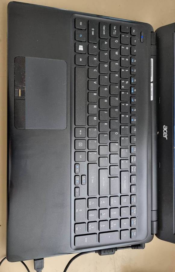 Superfast bargain Acer travelmate i5 ssd hhd 8gb ram 64bit Windows 10