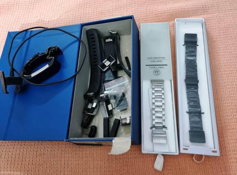 bargain bin mixed  fitbit lot