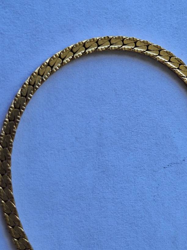 Plain and elegant gold toned bracelet