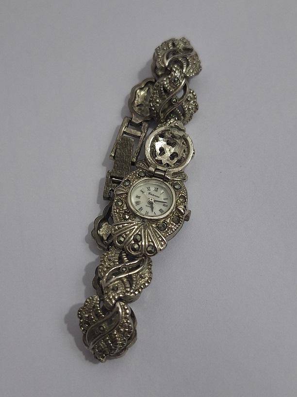 Stunning vintage peek a boo ladies watch, not working