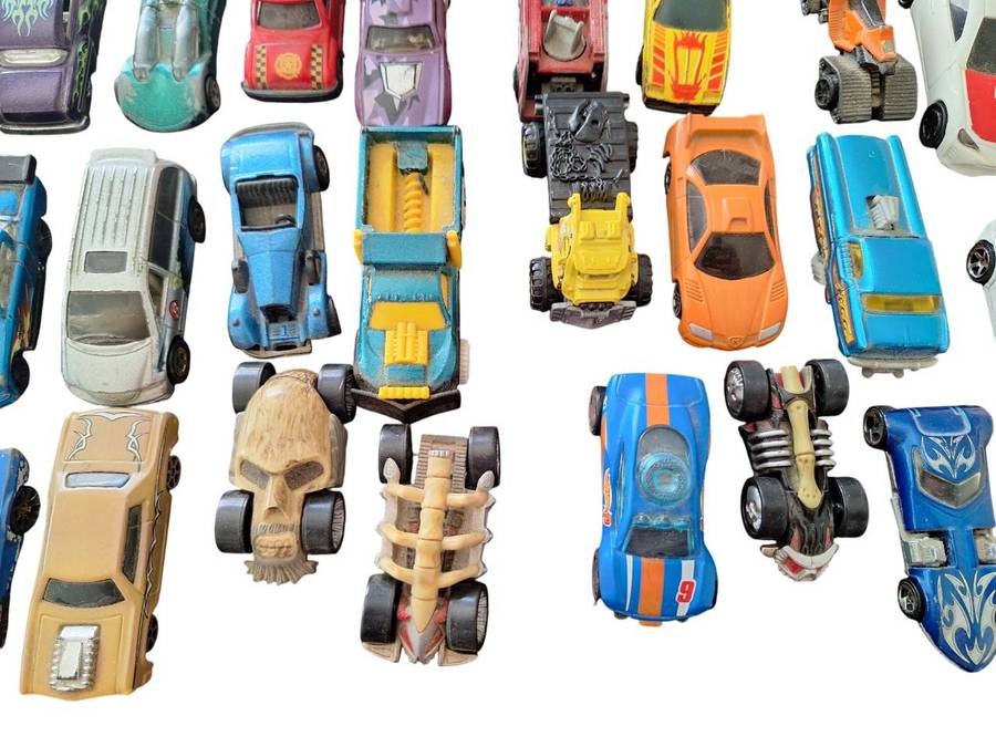 32 x Mostly Hot Wheels cars
