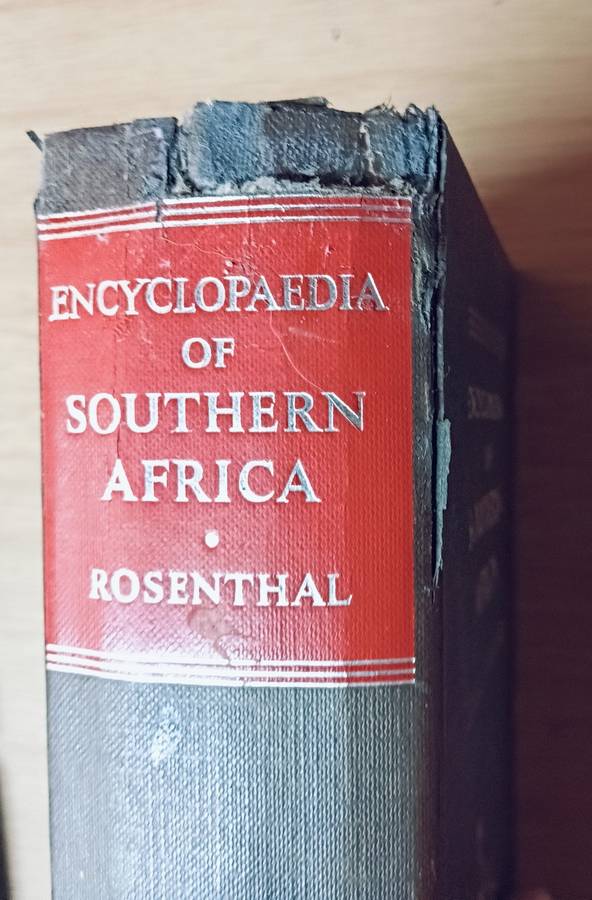 Encyclopaedia of Southern Africa - Eric Rosenthal - Hardcover - 638 Pages