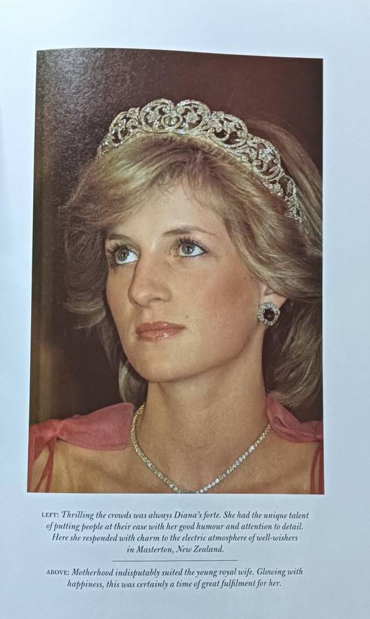 Diana, Princess of Wales 1961-97 - A Tribute in Photographs - Hardcover - 160 pages