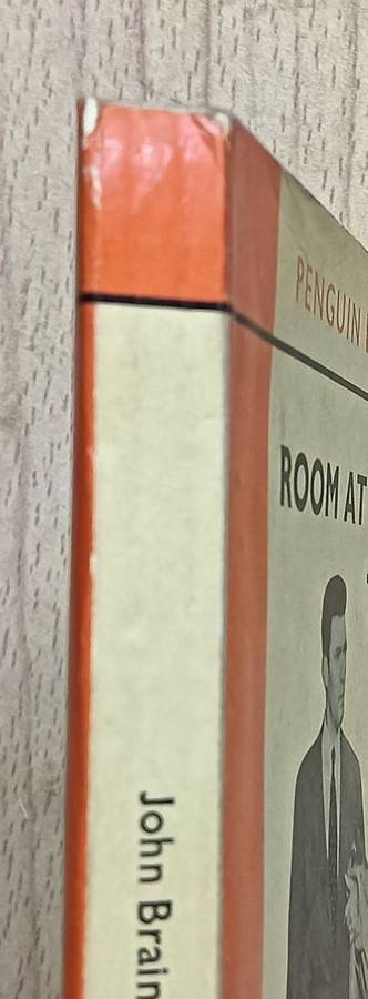 Room at the Top - John Braine - Softcover - 235 pages - A Penguin Book