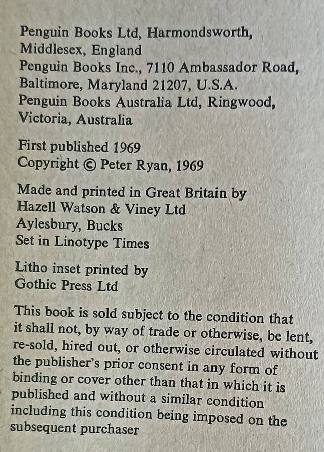 The Invasion of the Moon - Peter Ryan - Softcover -189 pages - 1st Edition - A Penguin Book