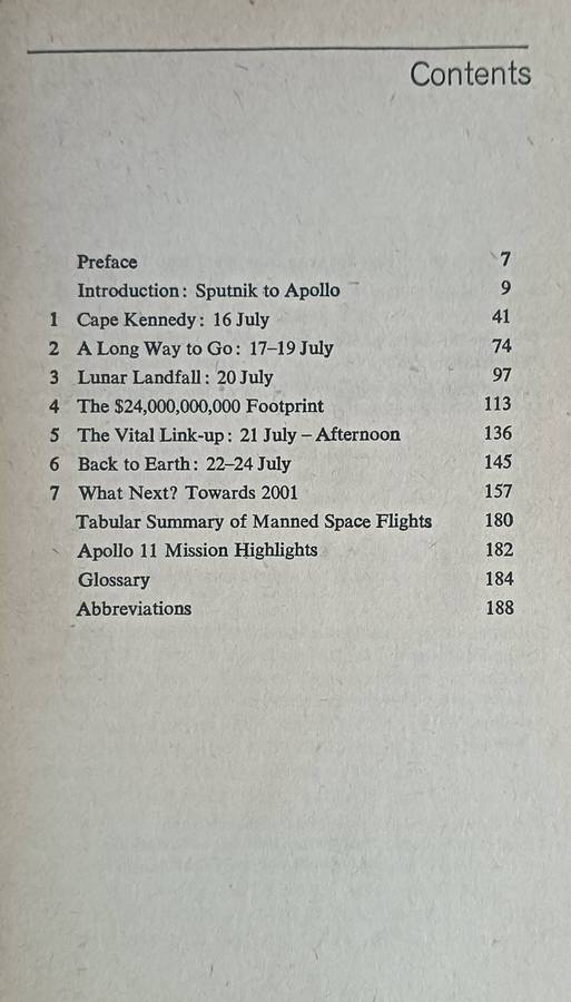 The Invasion of the Moon - Peter Ryan - Softcover -189 pages - 1st Edition - A Penguin Book