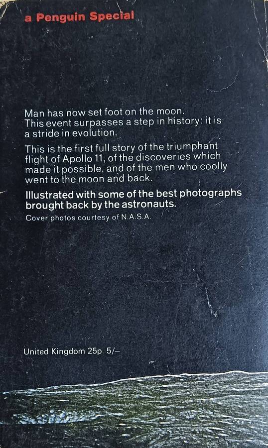 The Invasion of the Moon - Peter Ryan - Softcover -189 pages - 1st Edition - A Penguin Book