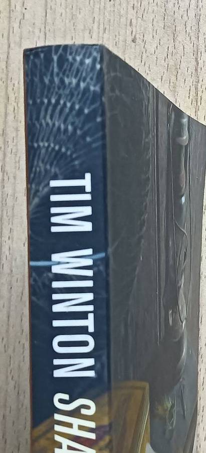 Shallows - Tim Winton - Softcover - 290 pages