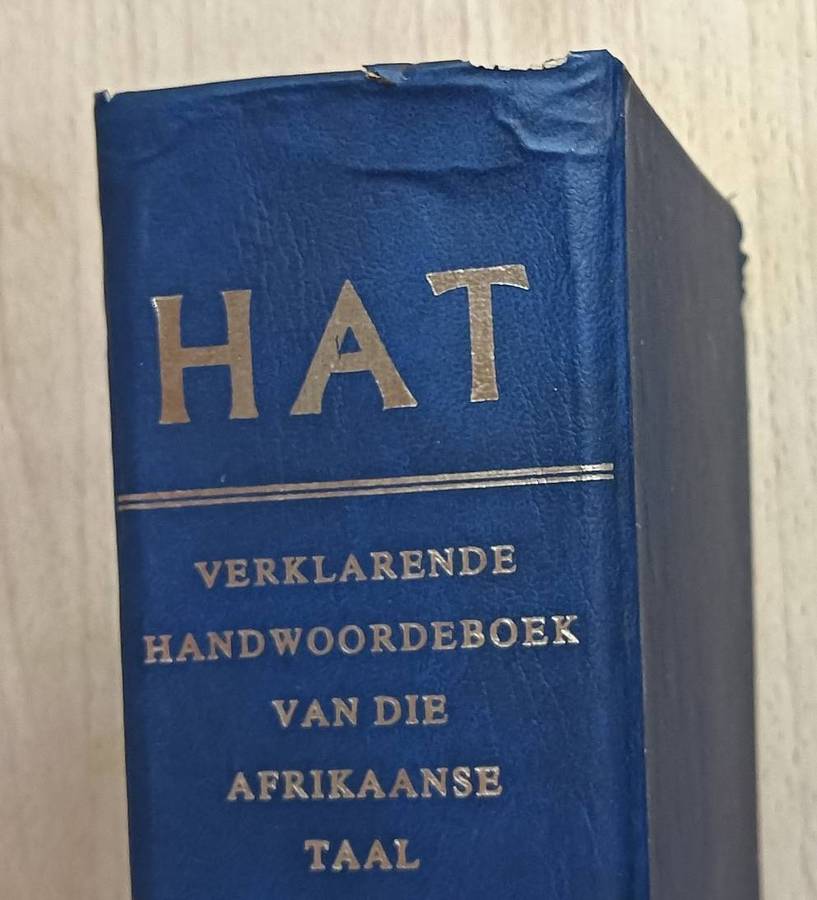 HAT Verklarende Handwoordeboek van die Afrikaanse Taal- Hardcover - 1378 pages