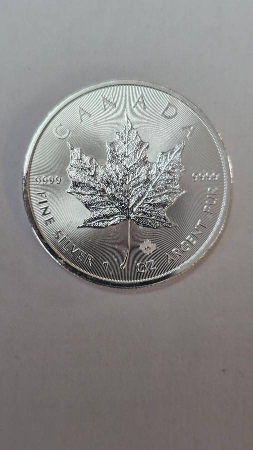 Canadian Maple leaf 1 Oz Fine silver 9999 Purity coin