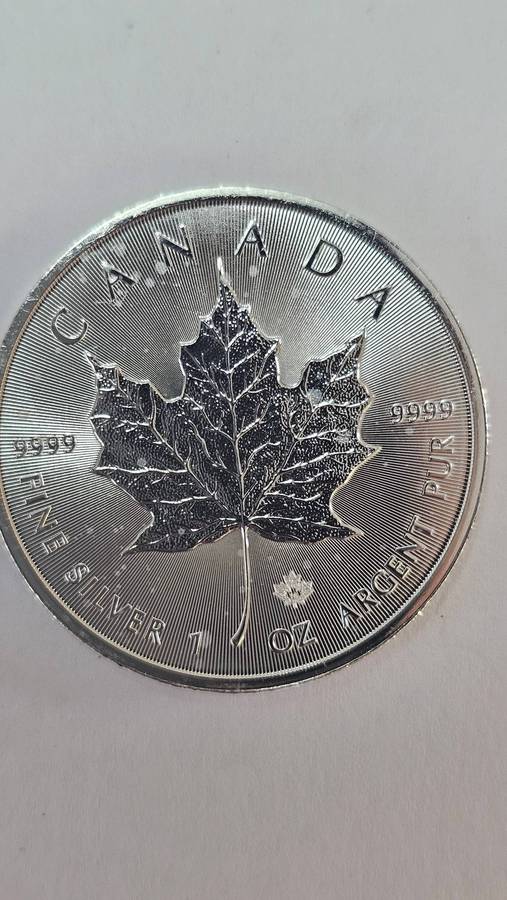 Canadian Maple leaf 1 Oz Fine silver 9999 Purity coin