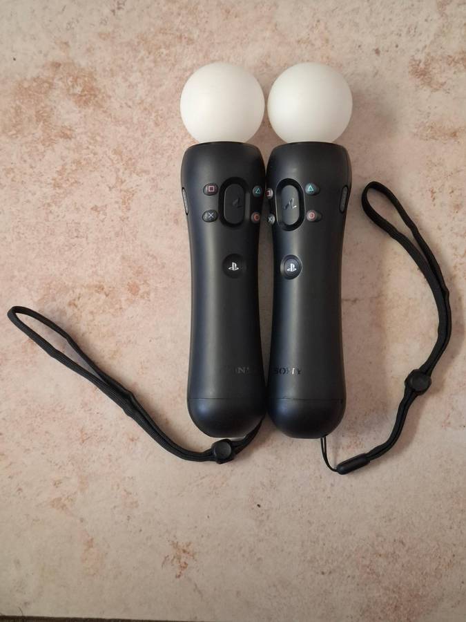 Playstation 4 VR Headset + Accessories + 2 Games