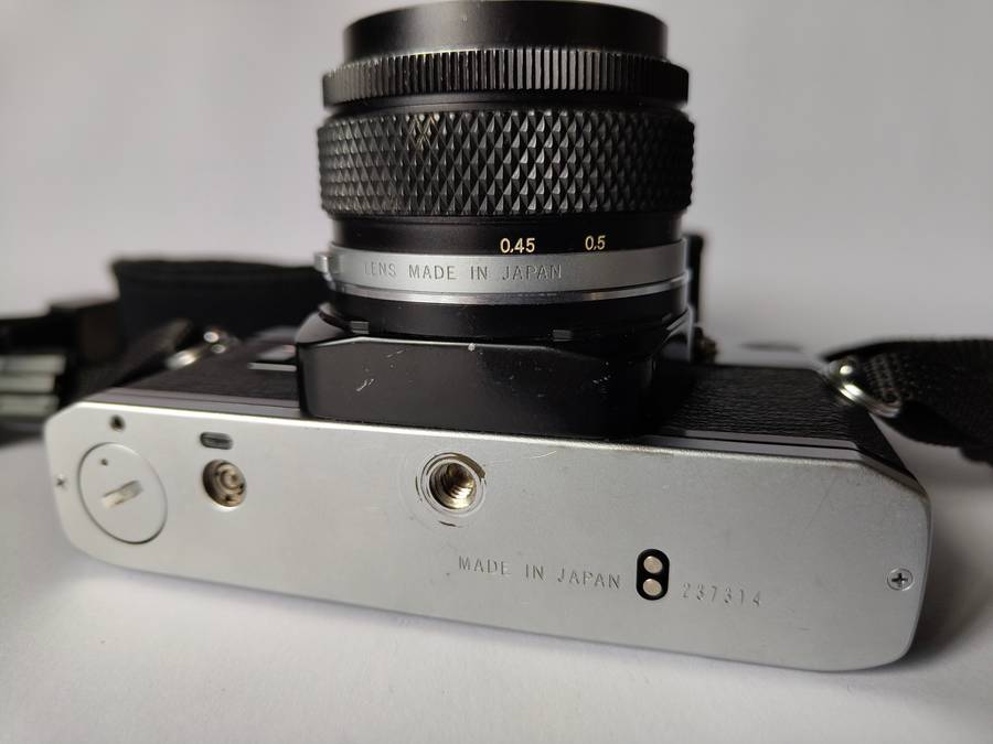 Olympus OM10 and Olympus T32 Flash with accessories