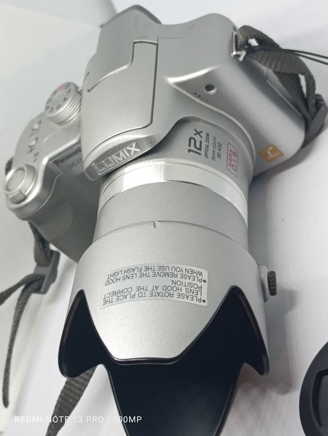 Panasonic Lumix DMC FZ7 - 6MP - 12x Zoom - Digital Camera