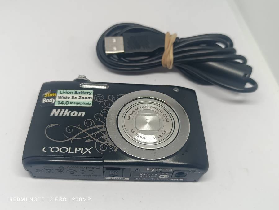 Nikon Coolpix S2600 - 14MP - 5x Zoom - Digital Camera