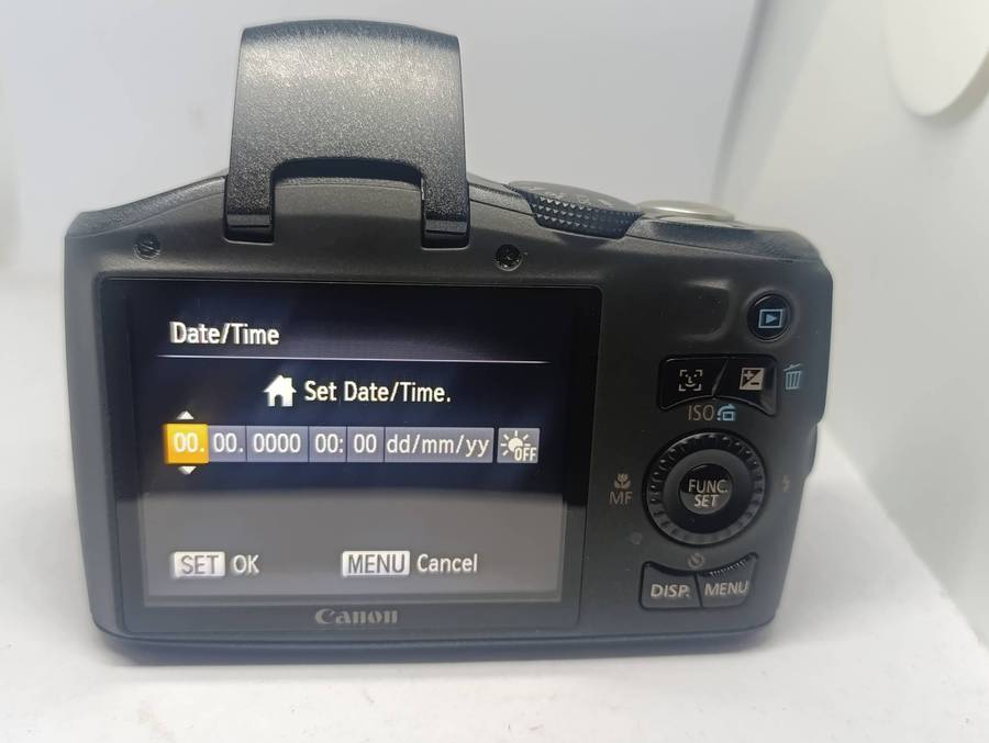 Canon PowerShot SX130iS - 12.1MP - 12x Zoom - Digital Camera