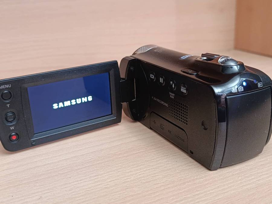 Samsung HMX-F80 HD Camcorder