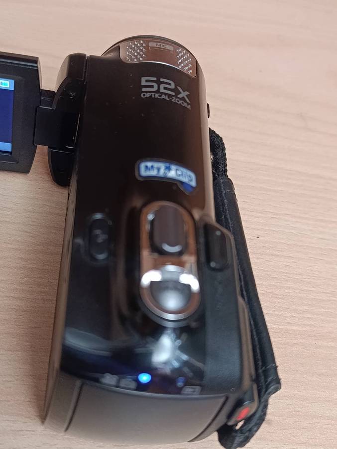 Samsung HMX-F80 HD Camcorder