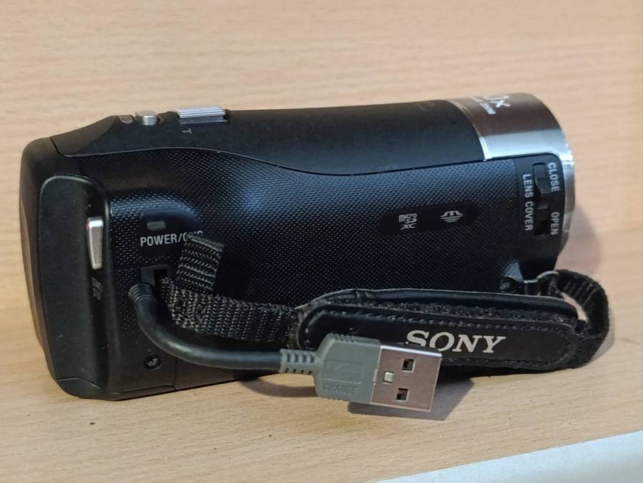 Sony HDR-CX405 HD Handycam - 30x Optical Zoom - Digital Handycam