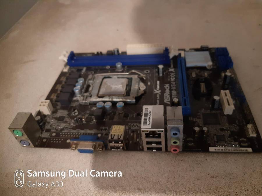 Untested Motherboards with CPUs Lot