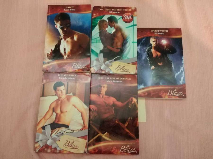 10 Assorted Mills and Boon Blaze Romance