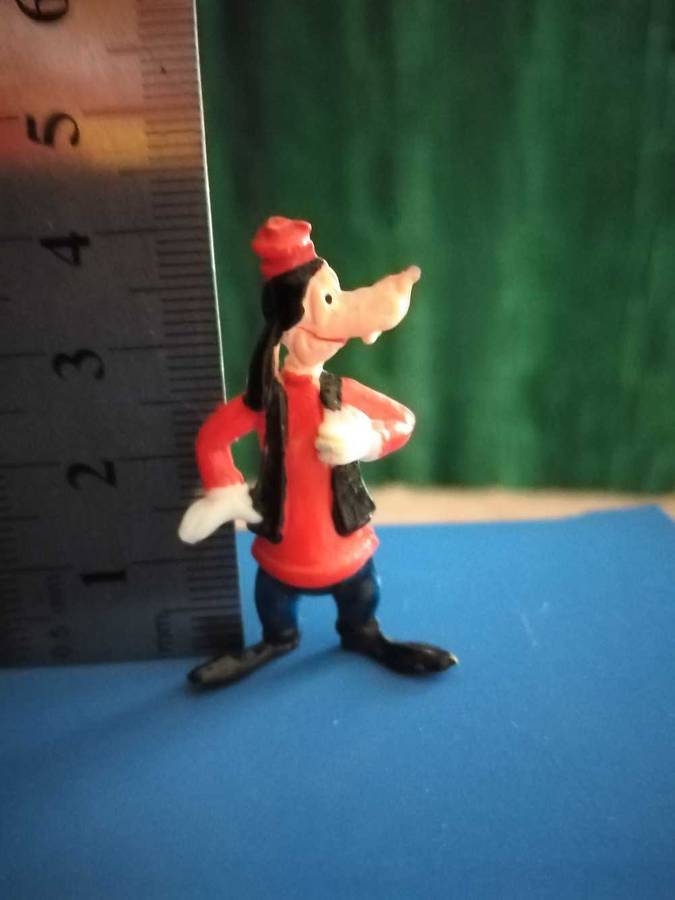 Disneykins Goofy in box