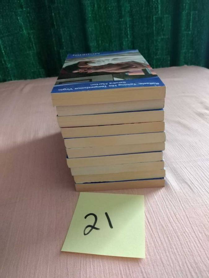 10 Assorted Mills and Boon Modern Romance