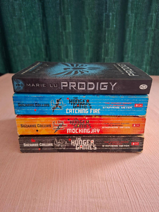 Suzanne Collins Rhe Hunger Games Books 1, 2 & 3 Plus Marie Lu Prodigy