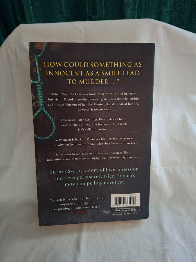 Nicci French Secret Smile