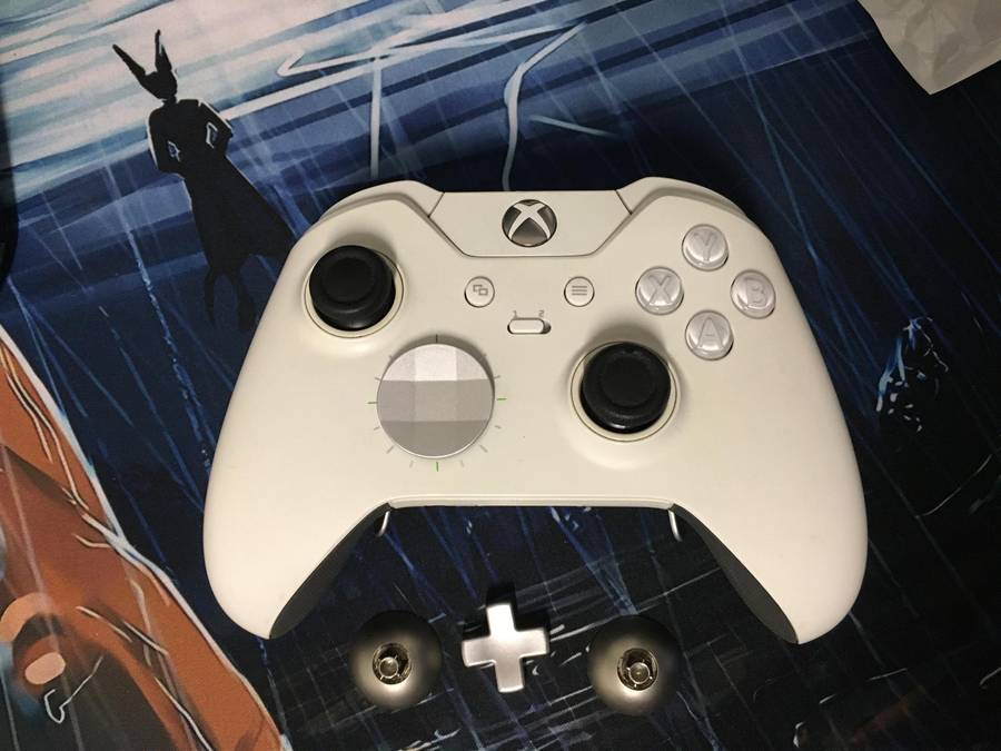 Xbox Elite Pro controller