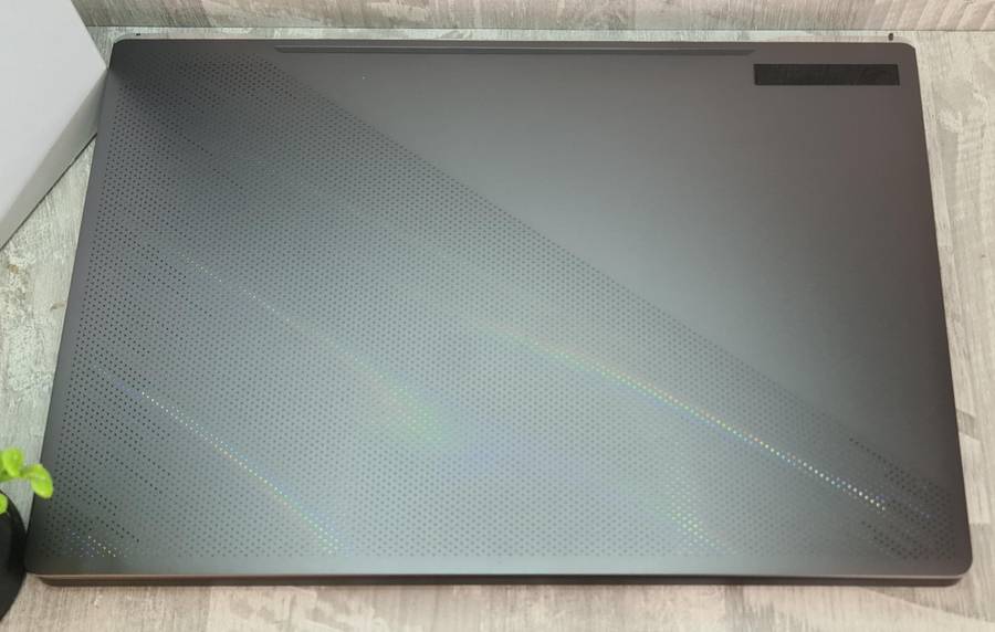 Asus Zephyrus Ryzen 9 5900HS RTX 3070 8GB GDDR6 Vram 16GB DDR4 Ram 1TB Nvme SSD Gaming Laptop