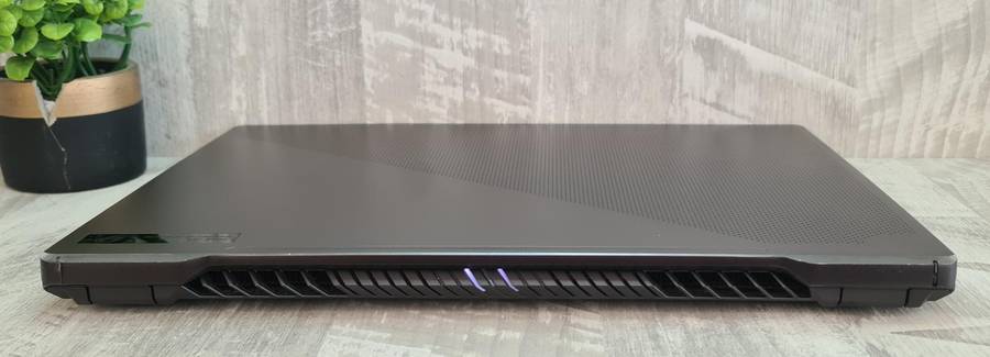 Asus Zephyrus Ryzen 9 5900HS RTX 3070 8GB GDDR6 Vram 16GB DDR4 Ram 1TB Nvme SSD Gaming Laptop