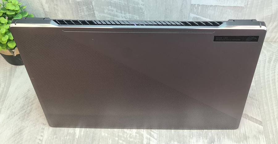 Asus Zephyrus Ryzen 9 5900HS RTX 3070 8GB GDDR6 Vram 16GB DDR4 Ram 1TB Nvme SSD Gaming Laptop