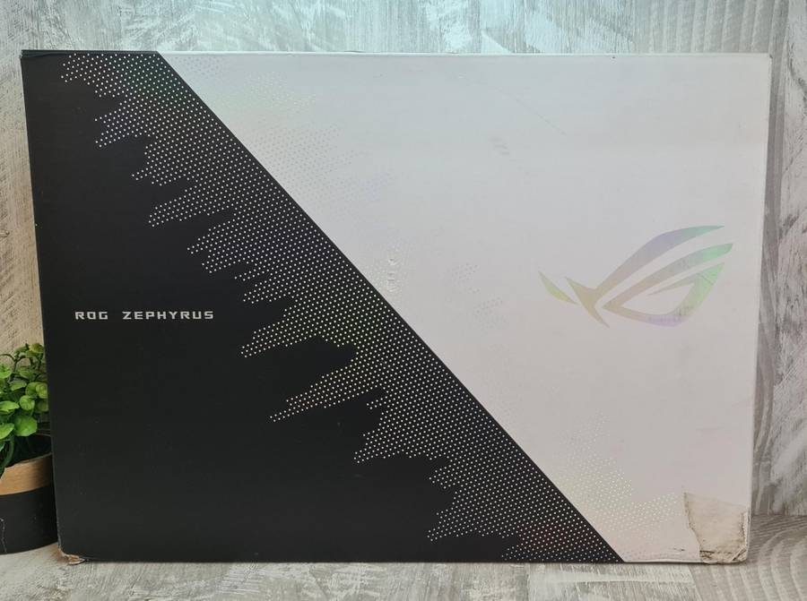 Asus Zephyrus Ryzen 9 5900HS RTX 3070 8GB GDDR6 Vram 16GB DDR4 Ram 1TB Nvme SSD Gaming Laptop