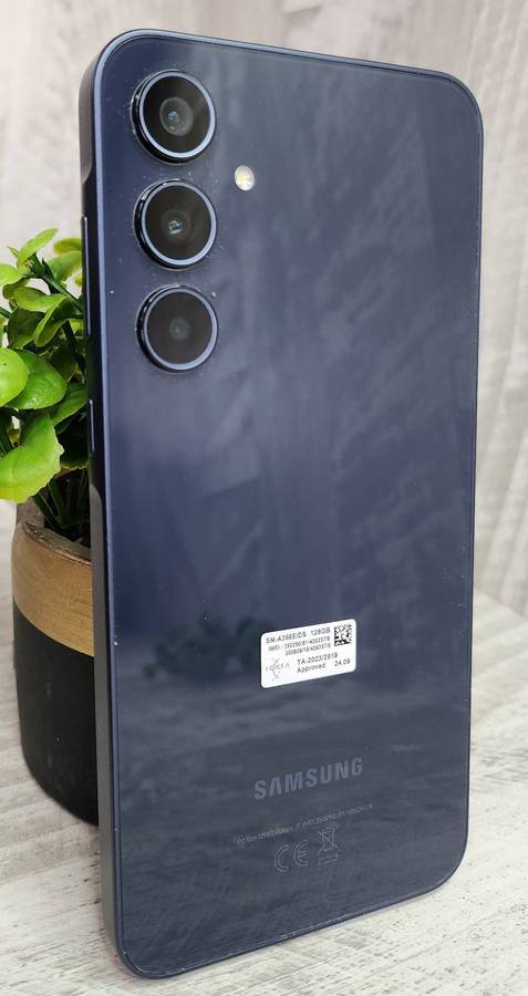 Samsung Galaxy A35 5G 128GB 6GB Ram 2 months old