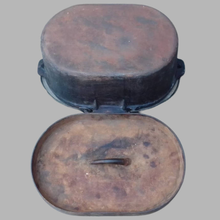 Vintage Cast Iron Campfire Dutch Oven  10L Capacity | Outdoor Cooking Pot with Grill Lid