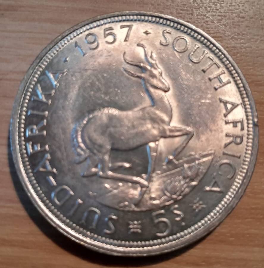 1957 50% SILVER 5/- CROWN, LOVELY COIN ABOUT UNC, AS PER PICTURES, IN CAPSULE.