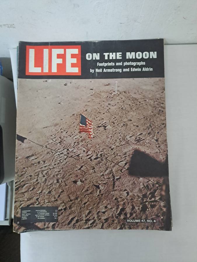VINTAGE MOON LANDING LIFE MAGAZINES