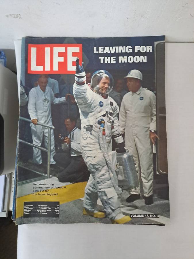 VINTAGE MOON LANDING LIFE MAGAZINES