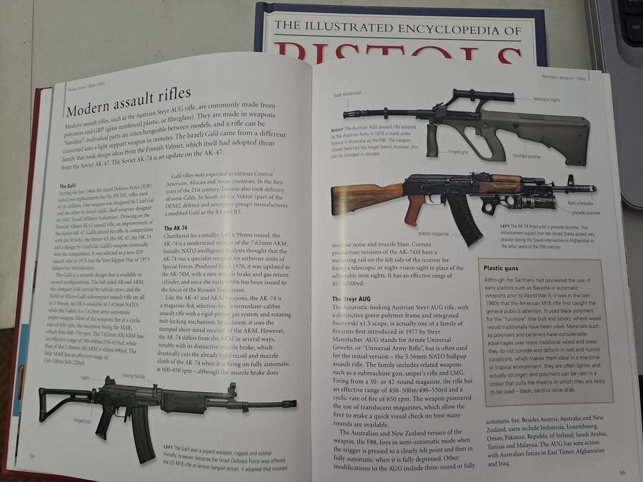 THE COMPLETE ILLUSTRATED GUIDE TO GUNS.  2 VOLS
