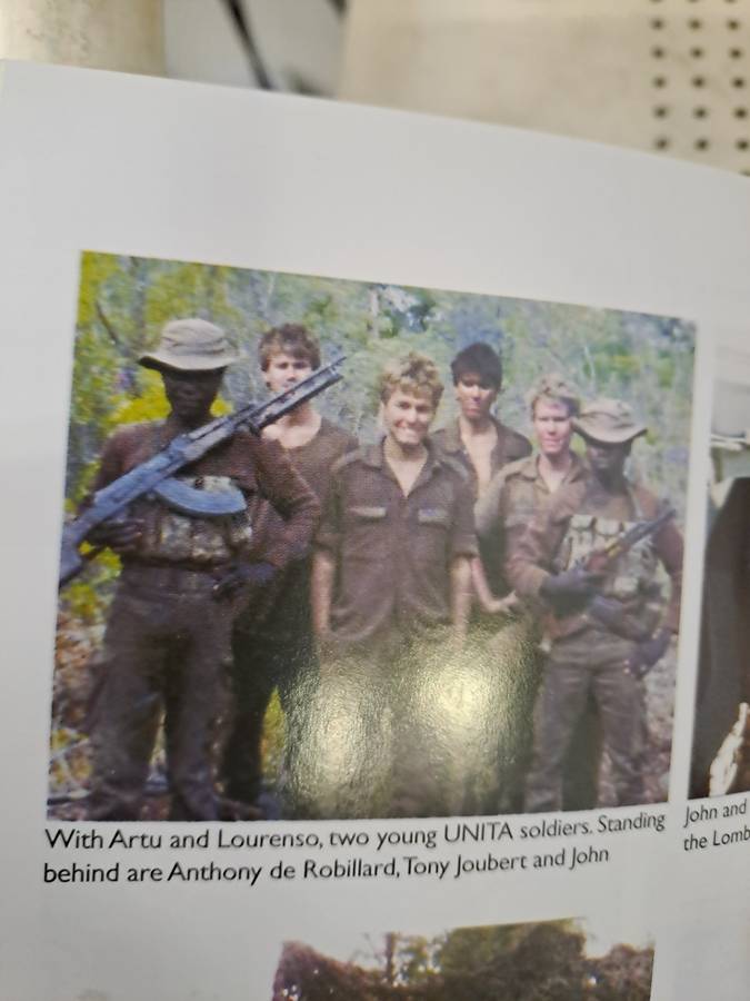 BACK TO ANGOLA - A JOURNEY FROM WAR TO PEACE. By Paul Morris