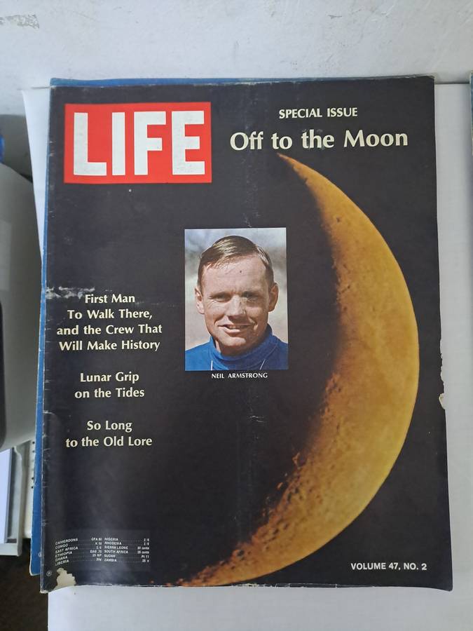 VINTAGE MOON LANDING LIFE MAGAZINES